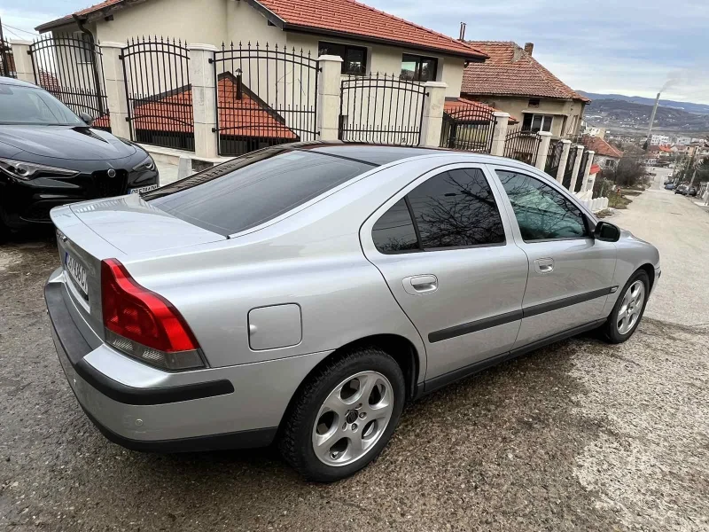 Volvo S60 2.0 turbo 180кс, снимка 5 - Автомобили и джипове - 48585352