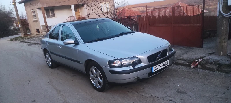 Volvo S60 2.0 turbo 180кс, снимка 4 - Автомобили и джипове - 48585352