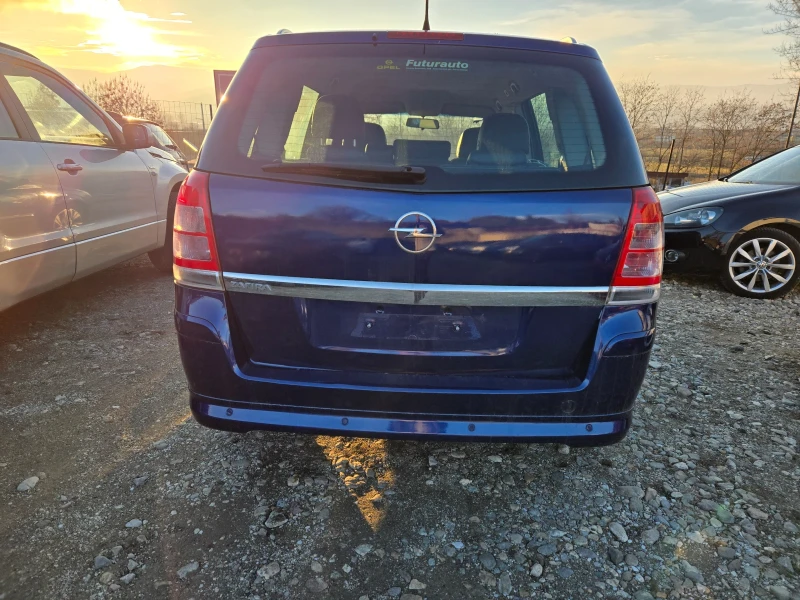 Opel Zafira 1.8 i-140, снимка 16 - Автомобили и джипове - 48962689