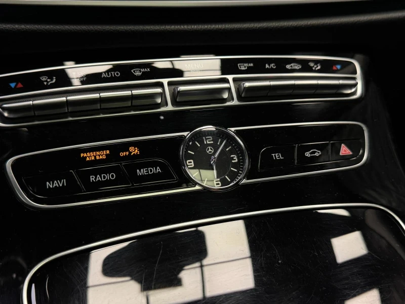 Mercedes-Benz E 400 d 4Matic AMG Line* Pano* Camera* 360, снимка 15 - Автомобили и джипове - 51302988
