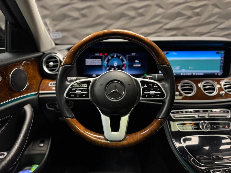 Mercedes-Benz E 400 d 4Matic AMG Line* Pano* Camera* 360, снимка 7 - Автомобили и джипове - 51302988