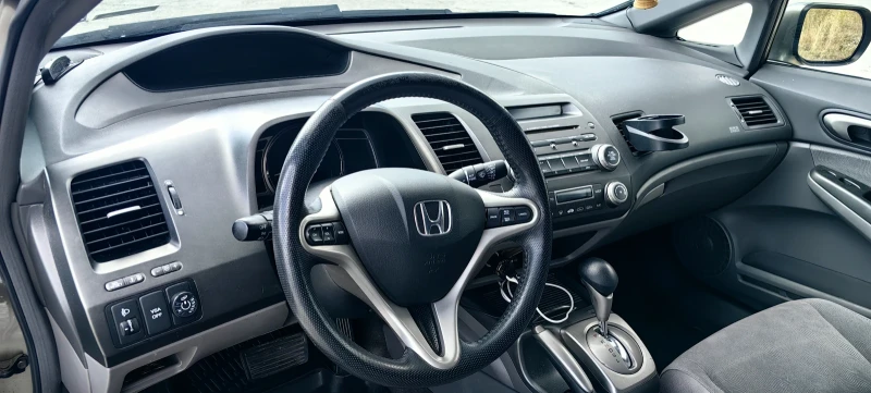 Honda Civic Хибрид, снимка 12 - Автомобили и джипове - 52543591
