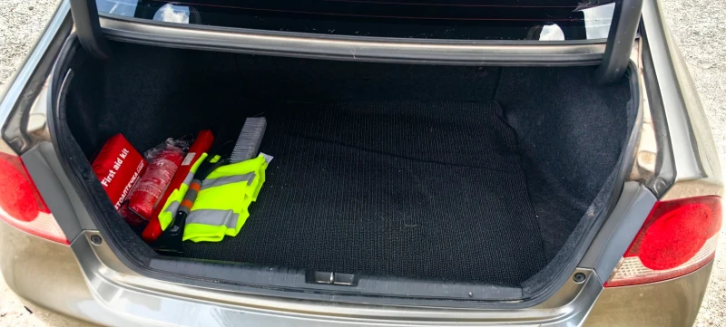 Honda Civic Хибрид, снимка 7 - Автомобили и джипове - 52543591