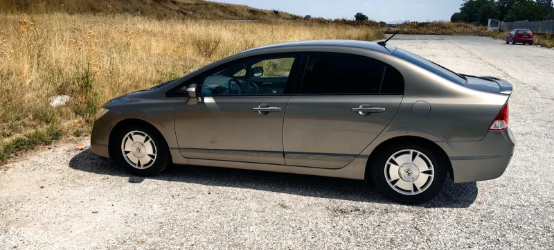 Honda Civic Хибрид, снимка 4 - Автомобили и джипове - 52543591