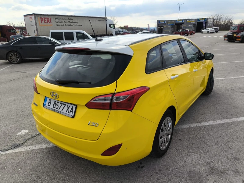 Hyundai I30 SW, снимка 3 - Автомобили и джипове - 51726328