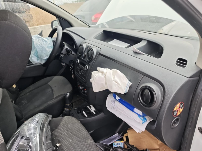 Dacia Dokker 1.6, снимка 6 - Автомобили и джипове - 51849200