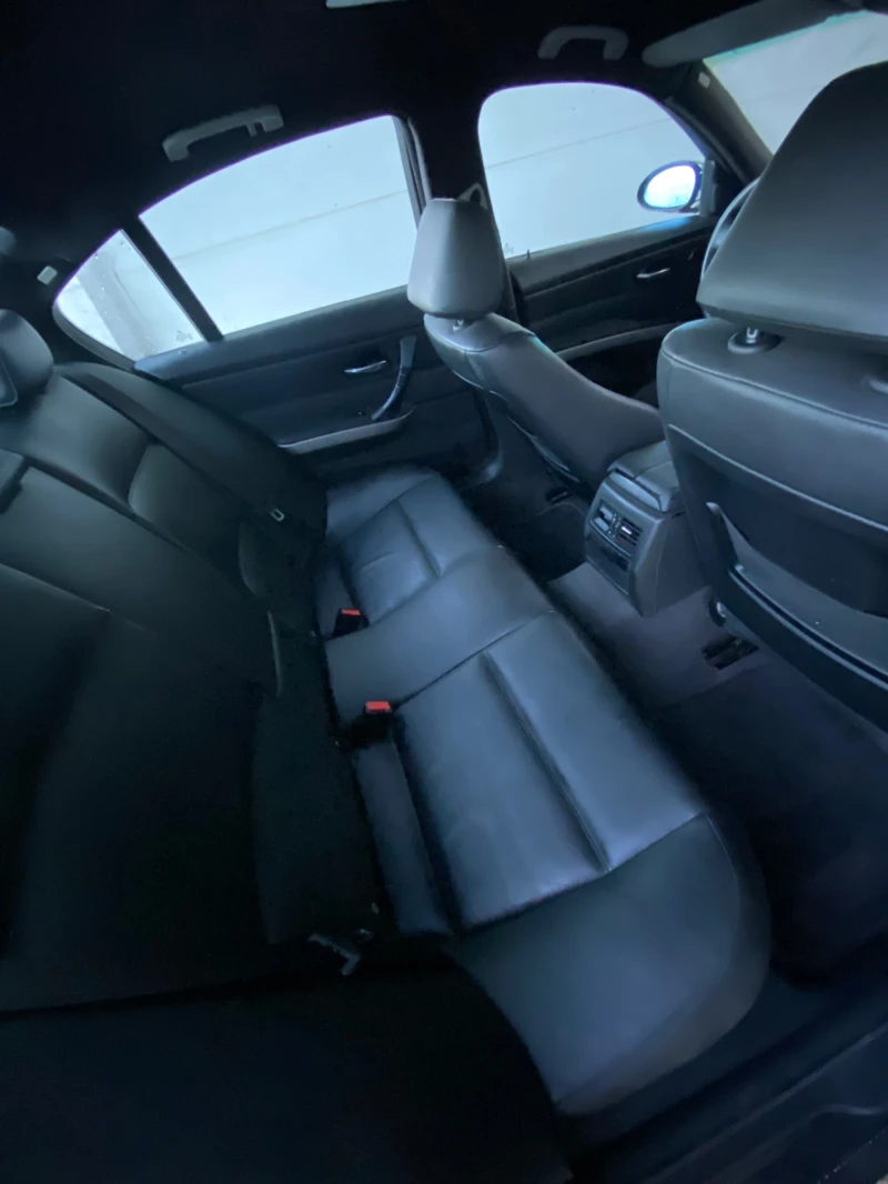 BMW 320, снимка 12 - Автомобили и джипове - 52839598