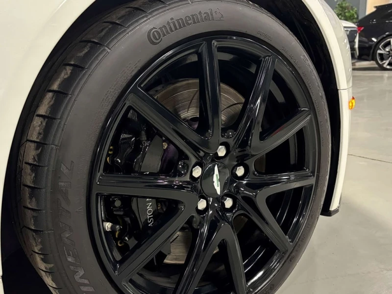 Aston Martin V8 Vantage S| COUPE| SPORTSHIFT| V8POWERED| RWD| CARBONTRIMS|, снимка 10 - Автомобили и джипове - 53109171