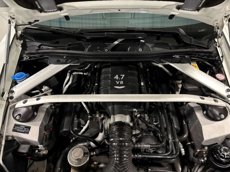 Aston Martin V8 Vantage S| COUPE| SPORTSHIFT| V8POWERED| RWD| CARBONTRIMS|, снимка 4 - Автомобили и джипове - 53109171