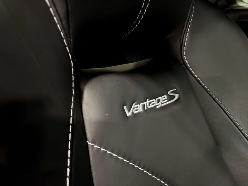 Aston Martin V8 Vantage S| COUPE| SPORTSHIFT| V8POWERED| RWD| CARBONTRIMS|, снимка 17 - Автомобили и джипове - 53109171