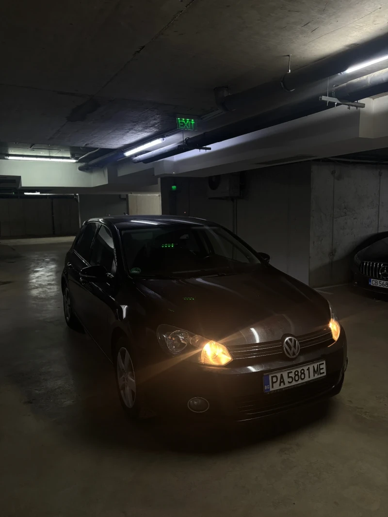VW Golf 1.6TDI #NAVI#PARK-ASIST#TOP, снимка 2 - Автомобили и джипове - 53204487