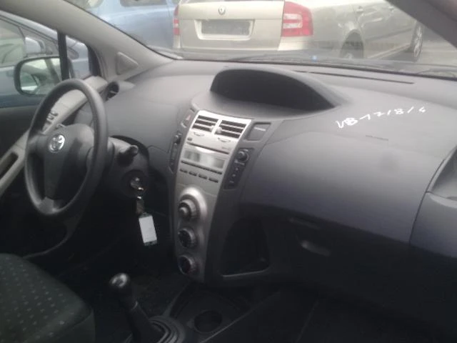 Toyota Yaris 1.33i /1.4 D4D, снимка 12 - Автомобили и джипове - 48320238