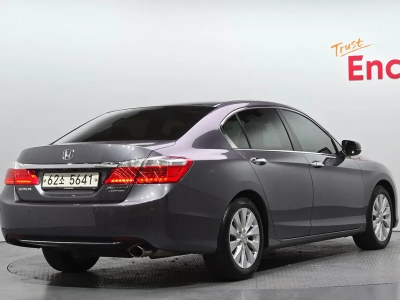 Honda Accord 2.4 9Th Generation, снимка 6 - Автомобили и джипове - 56020441