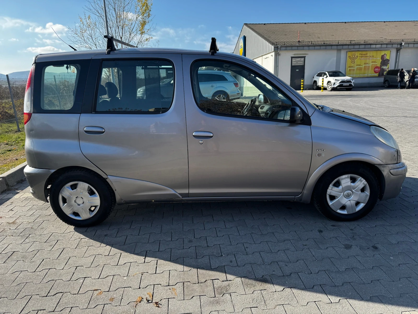 Toyota Yaris verso 1.3 VVt-I - изображение 4