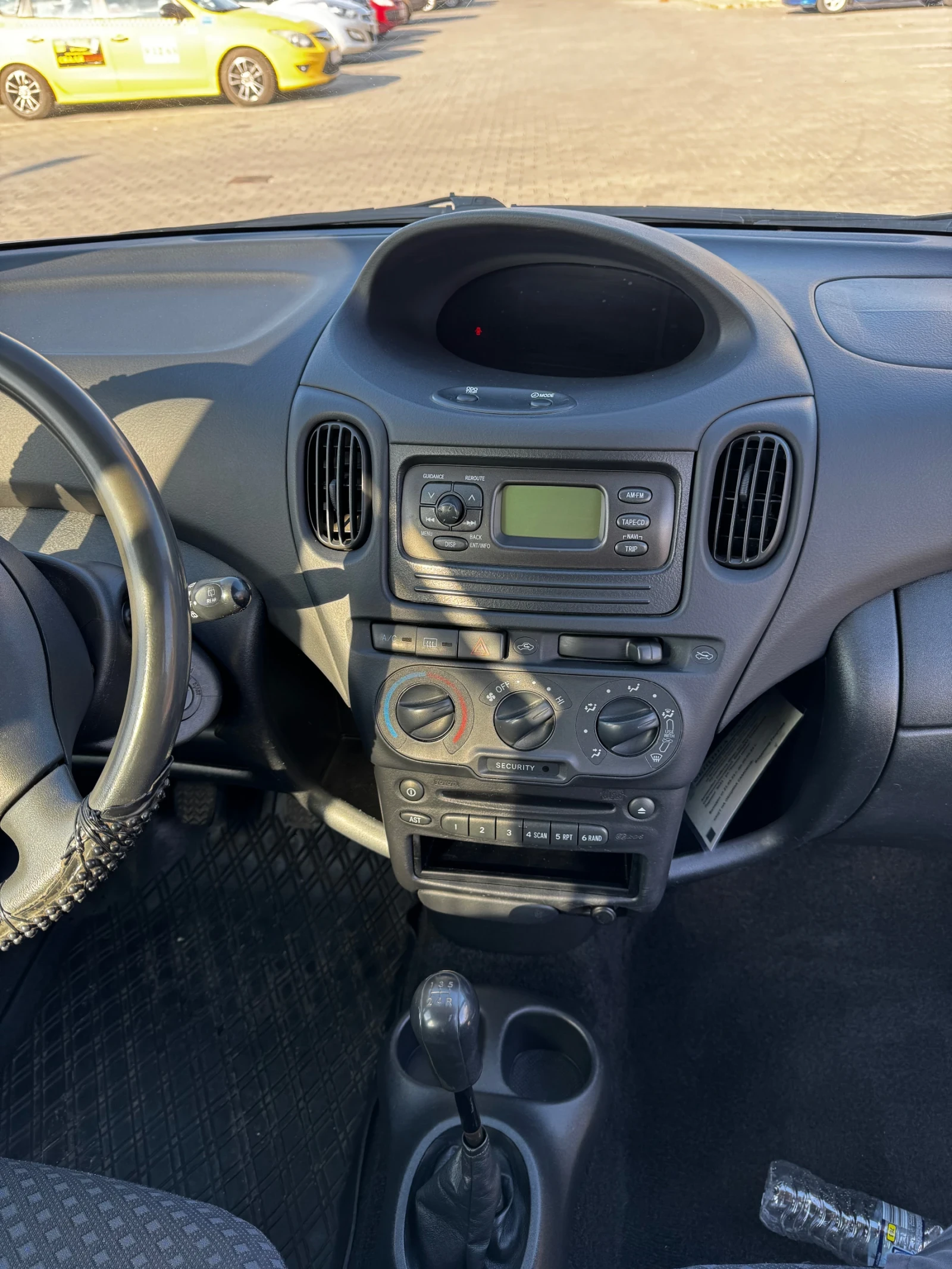 Toyota Yaris verso 1.3 VVt-I - изображение 10