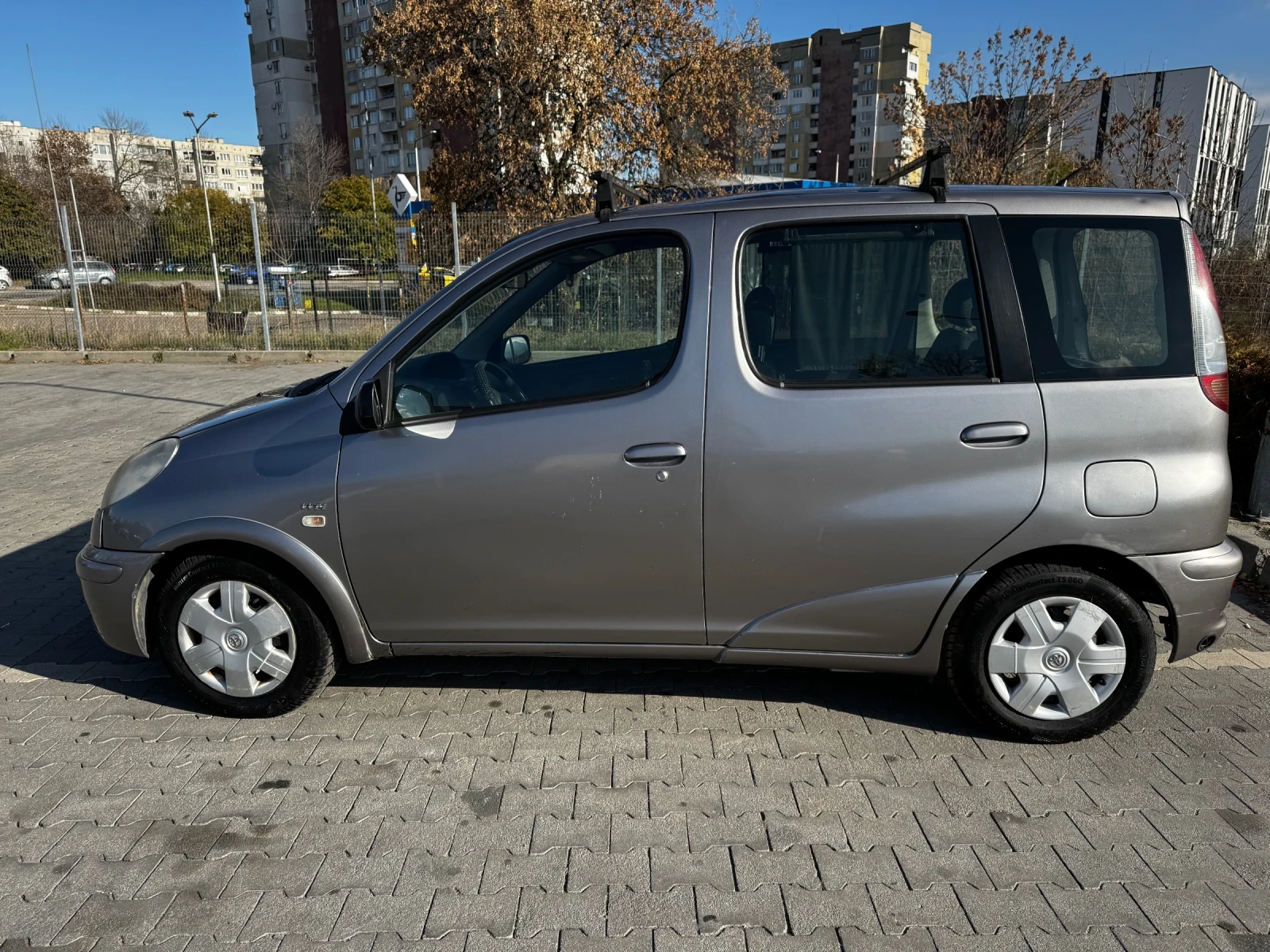 Toyota Yaris verso 1.3 VVt-I - изображение 6