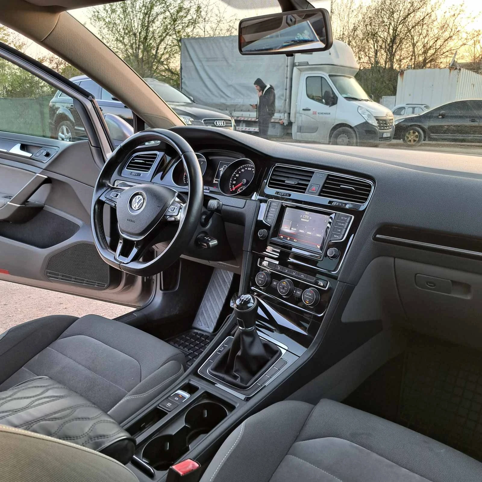VW Golf 1.6 tdi Highline - изображение 7