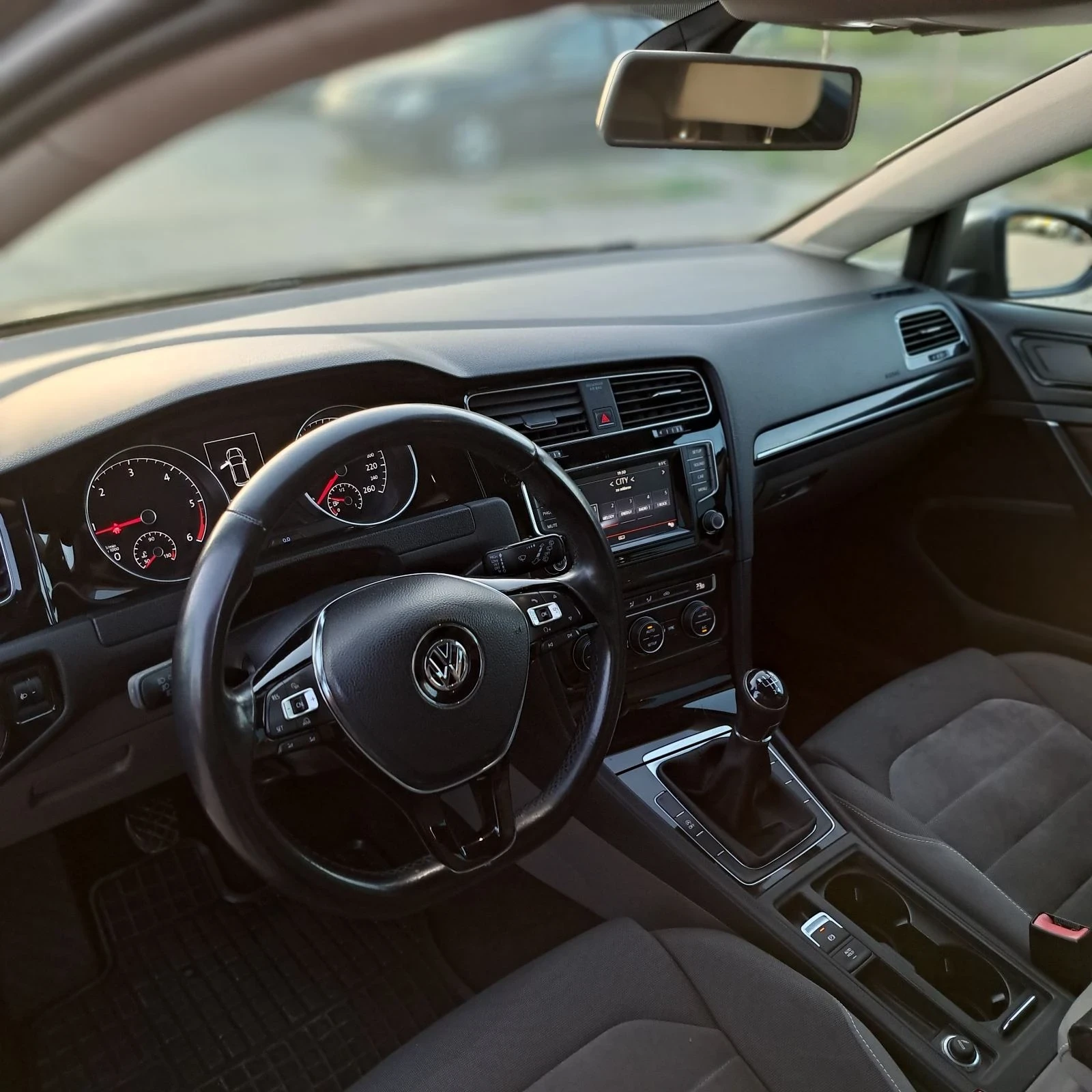 VW Golf 1.6 tdi Highline - изображение 3
