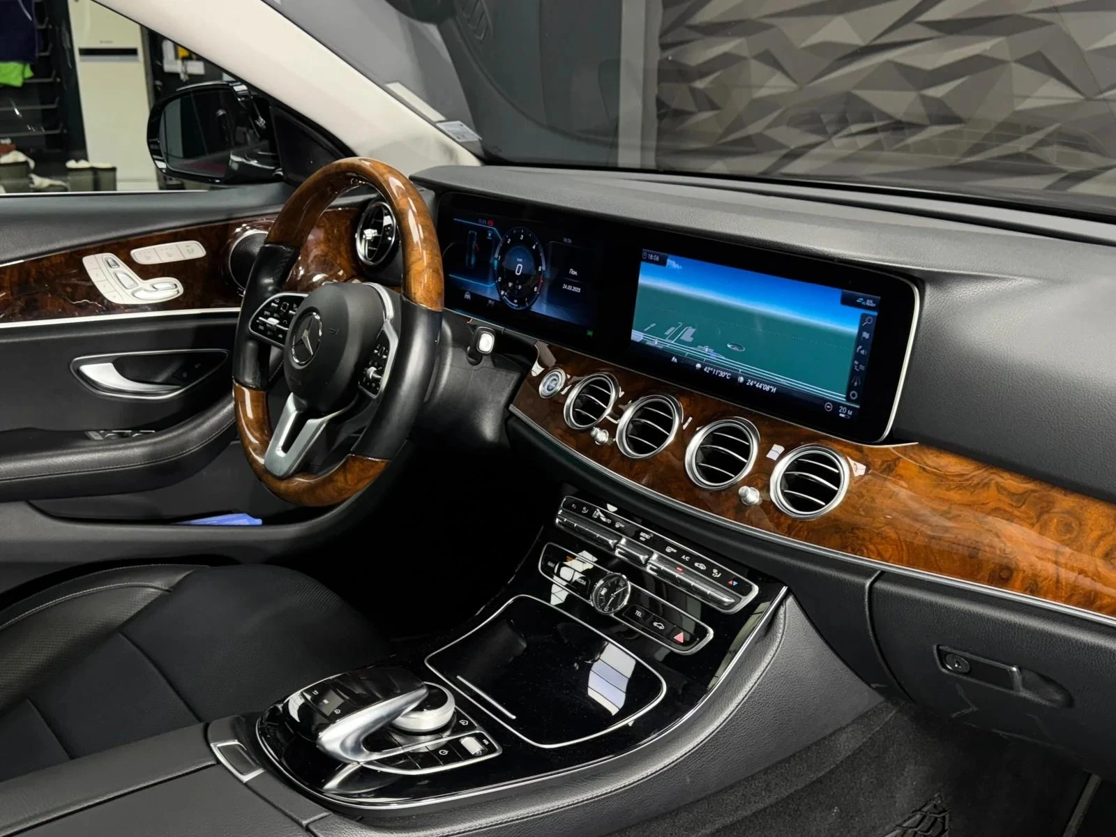 Mercedes-Benz E 400 d 4Matic AMG Line* Pano* Camera* 360 | Mobile.bg   11