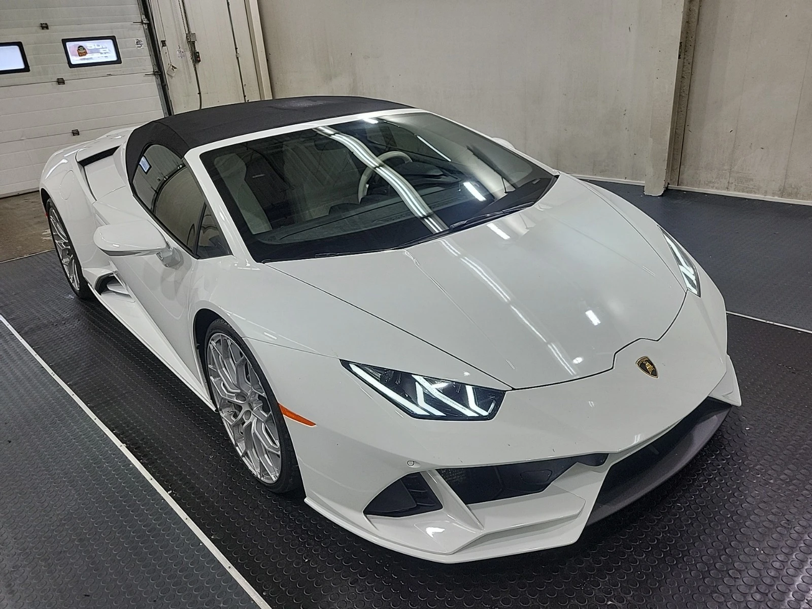 Lamborghini Huracan EVO * * CARFAX * * АВТО КРЕДИТ * *  - изображение 3