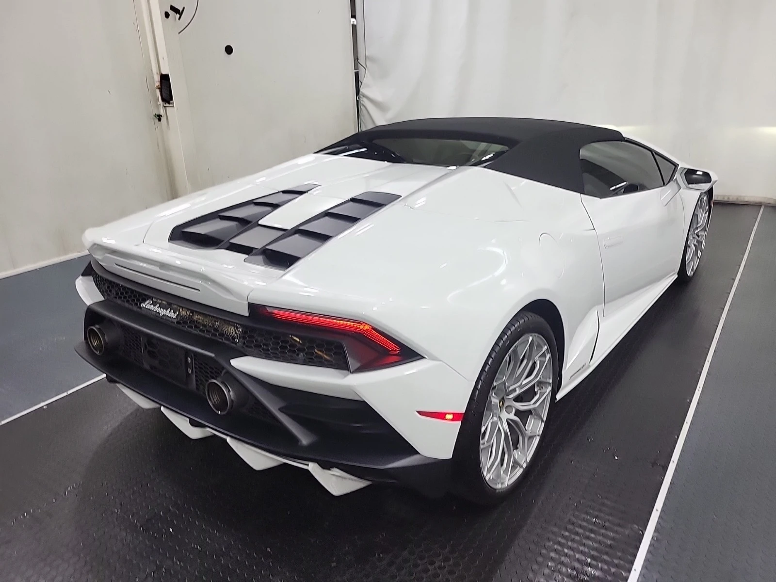 Lamborghini Huracan EVO * * CARFAX * * АВТО КРЕДИТ * *  - изображение 5