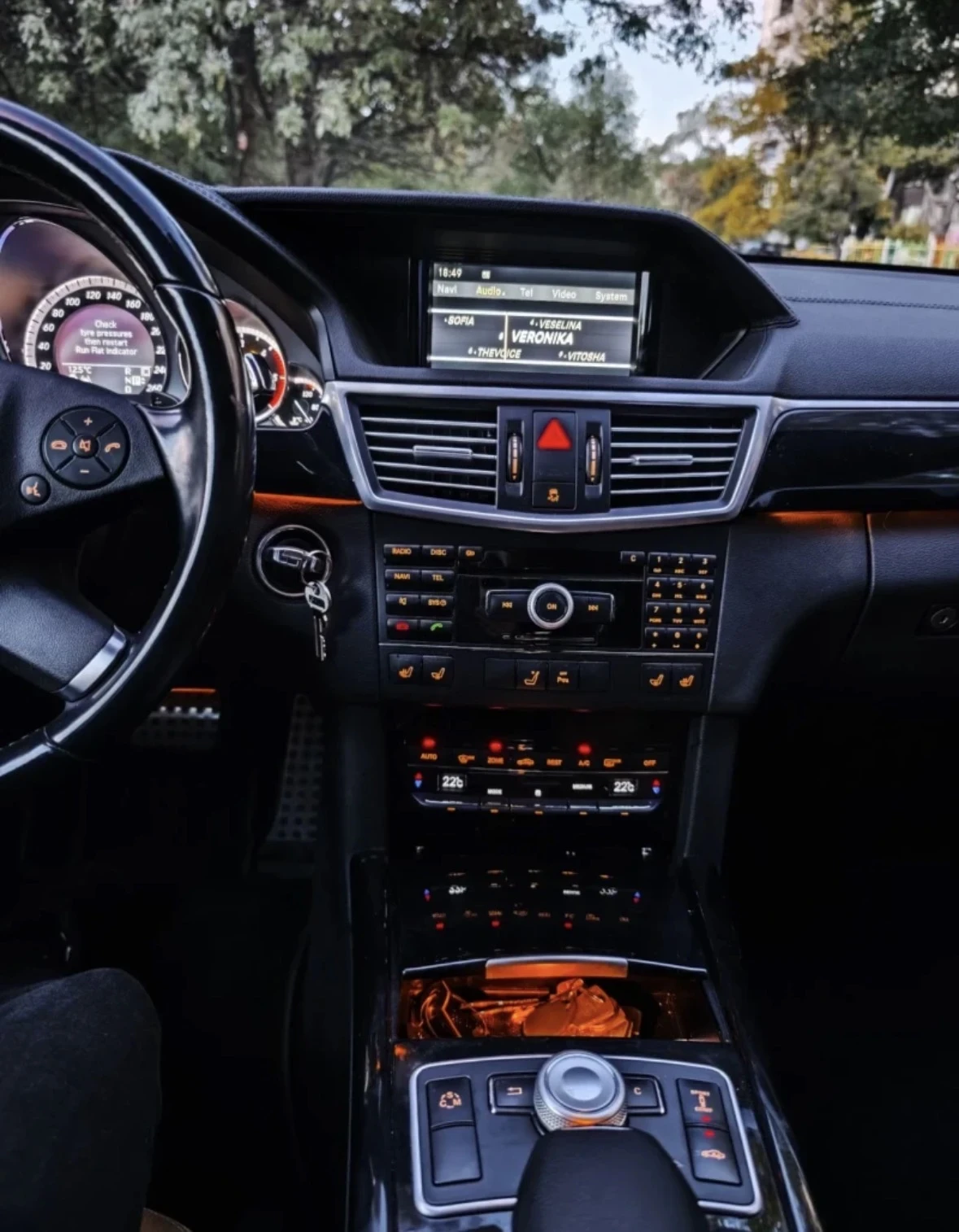 Mercedes-Benz E 350 AMG 4MATIC 7-местен - изображение 7