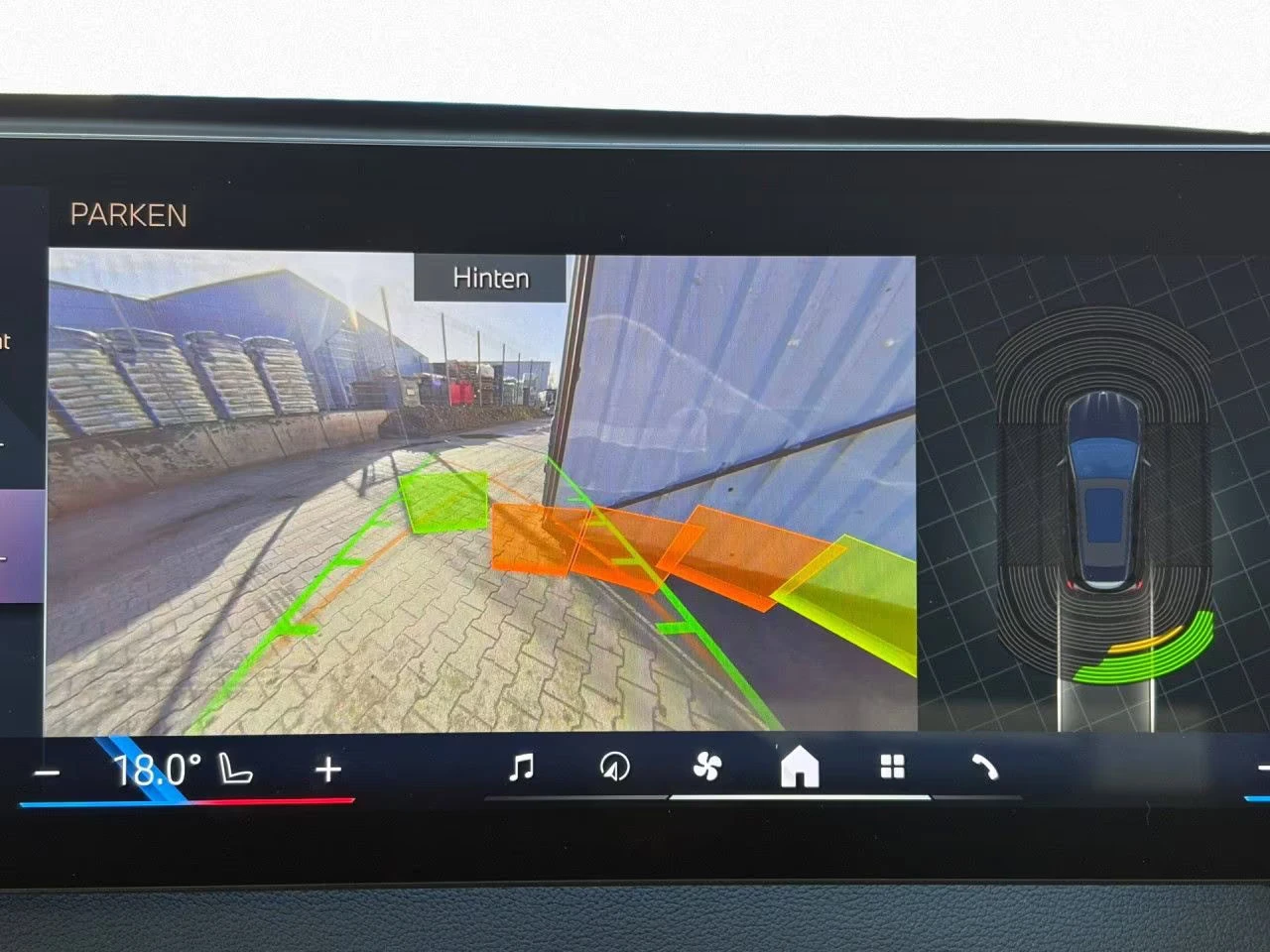 BMW iX xDRIVE40/326HP/PRO/LED/HUD/CAM/281z, снимка 12 - Автомобили и джипове - 54125481