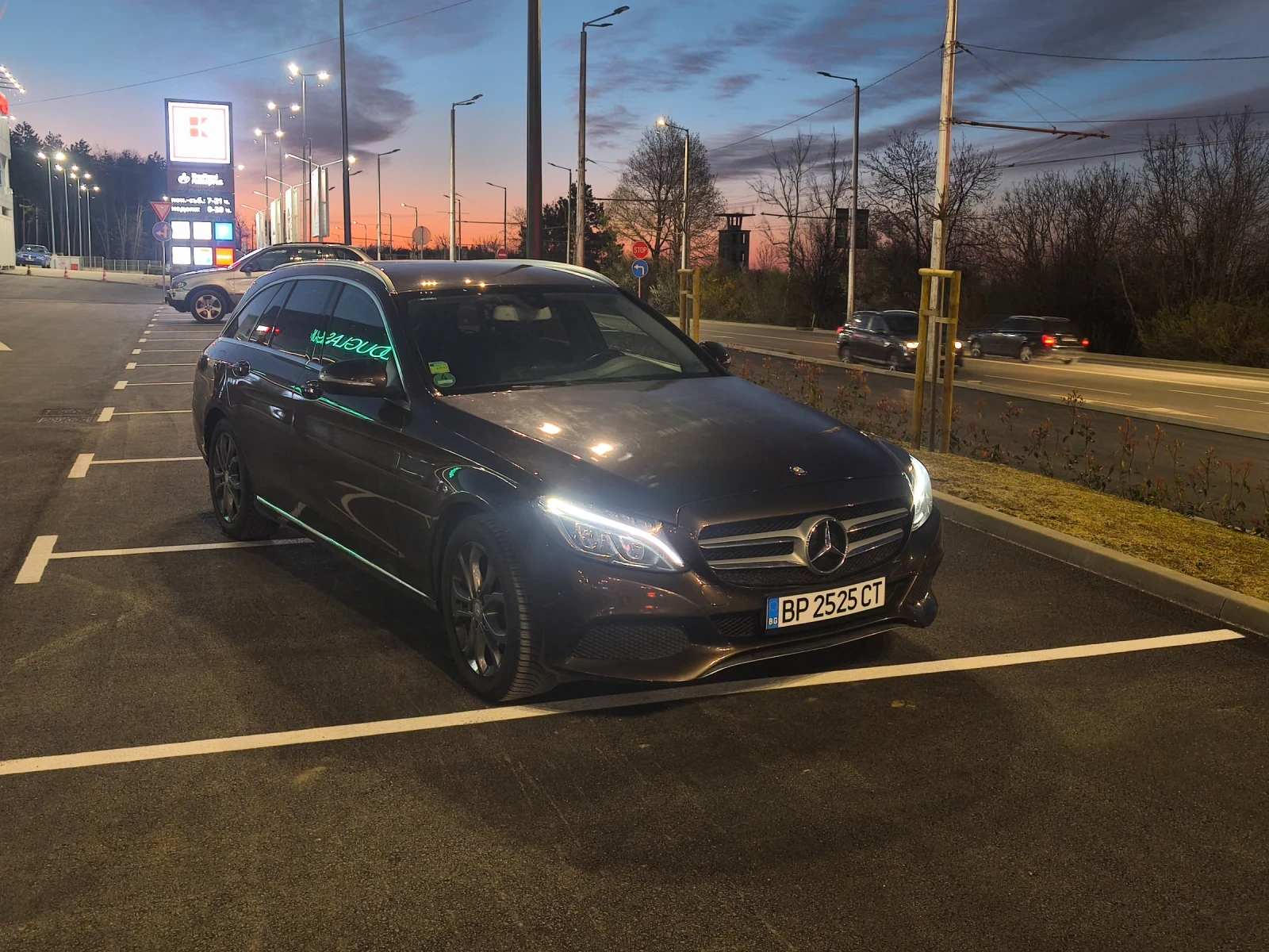 Mercedes-Benz C 220, снимка 12 - Автомобили и джипове - 54147643