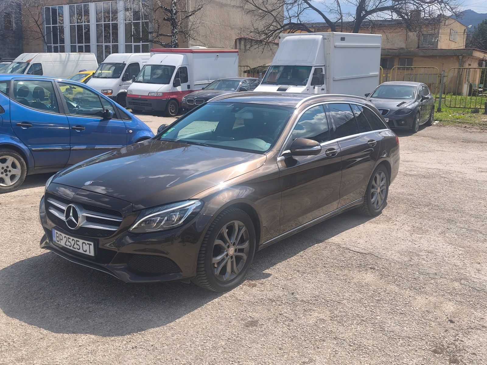 Mercedes-Benz C 220, снимка 3 - Автомобили и джипове - 54147643