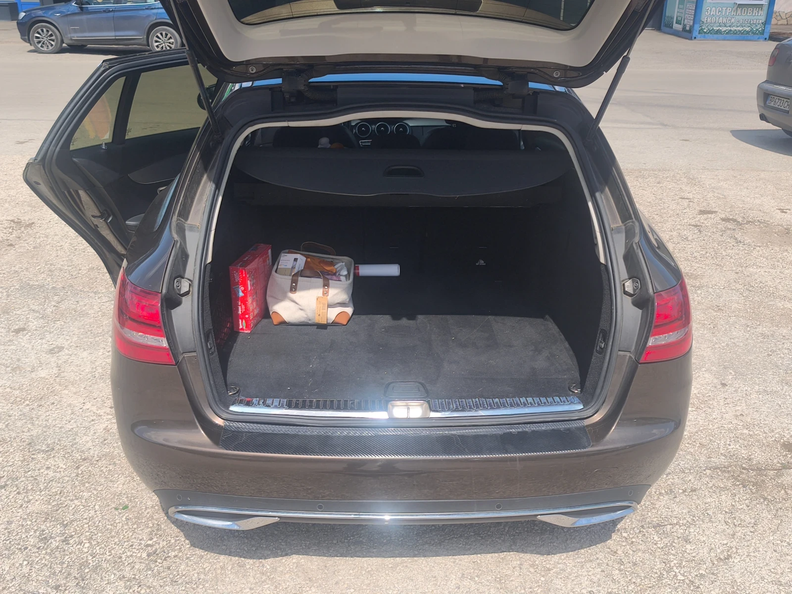 Mercedes-Benz C 220, снимка 7 - Автомобили и джипове - 54147643