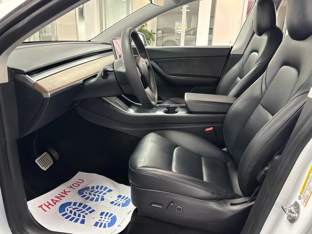 Tesla Model Y LONG RANGE* 4X4, снимка 9 - Автомобили и джипове - 54304047