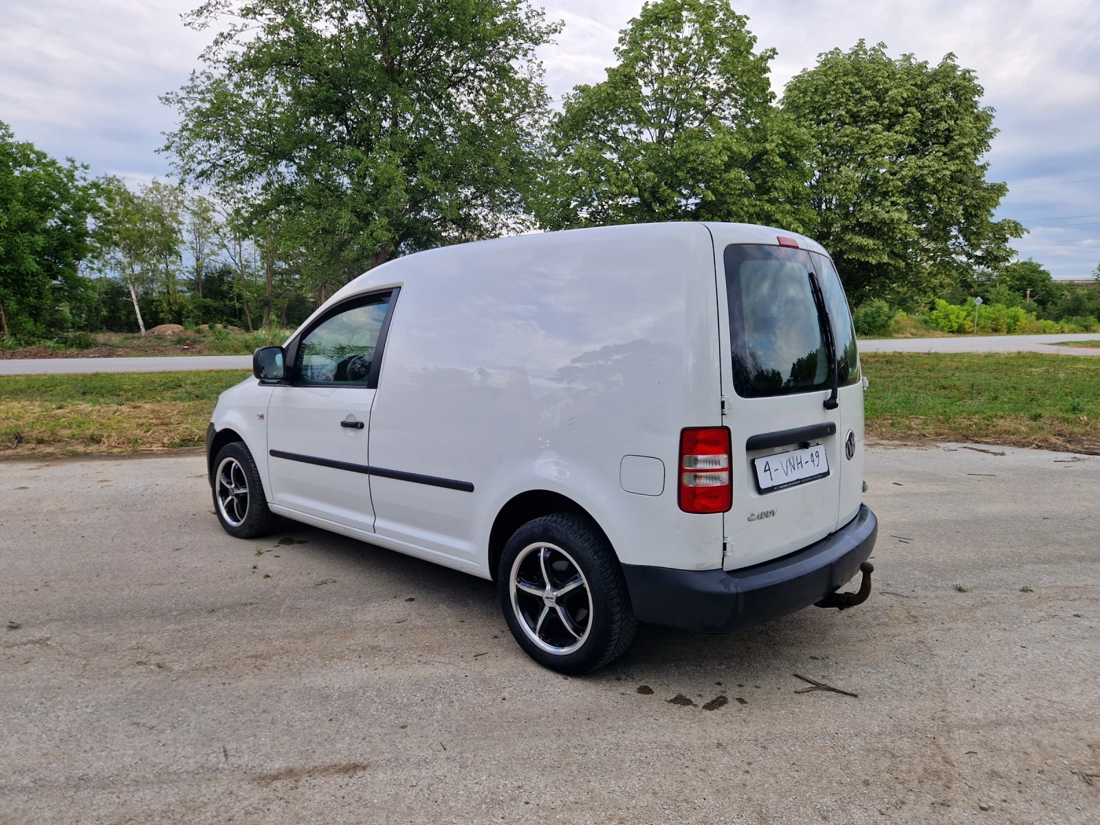 VW Caddy 1.6 TDI, снимка 4 - Автомобили и джипове - 54633835