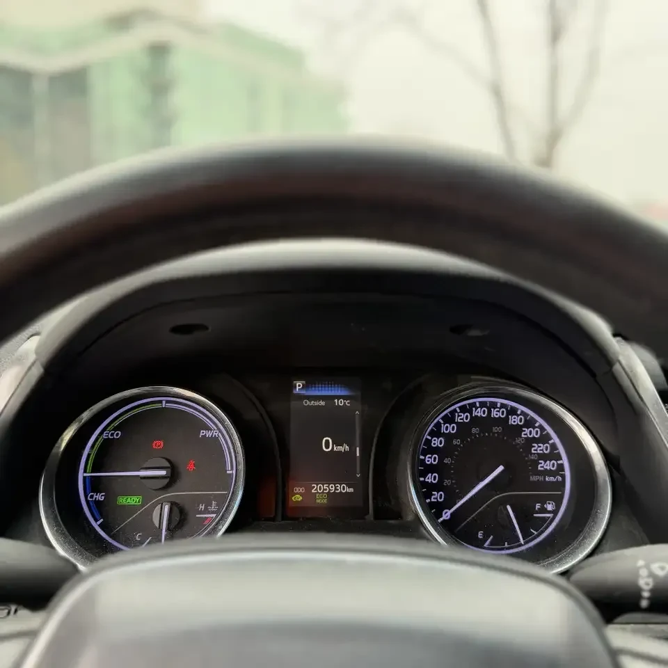 Toyota Camry Hybrid, снимка 9 - Автомобили и джипове - 54711794