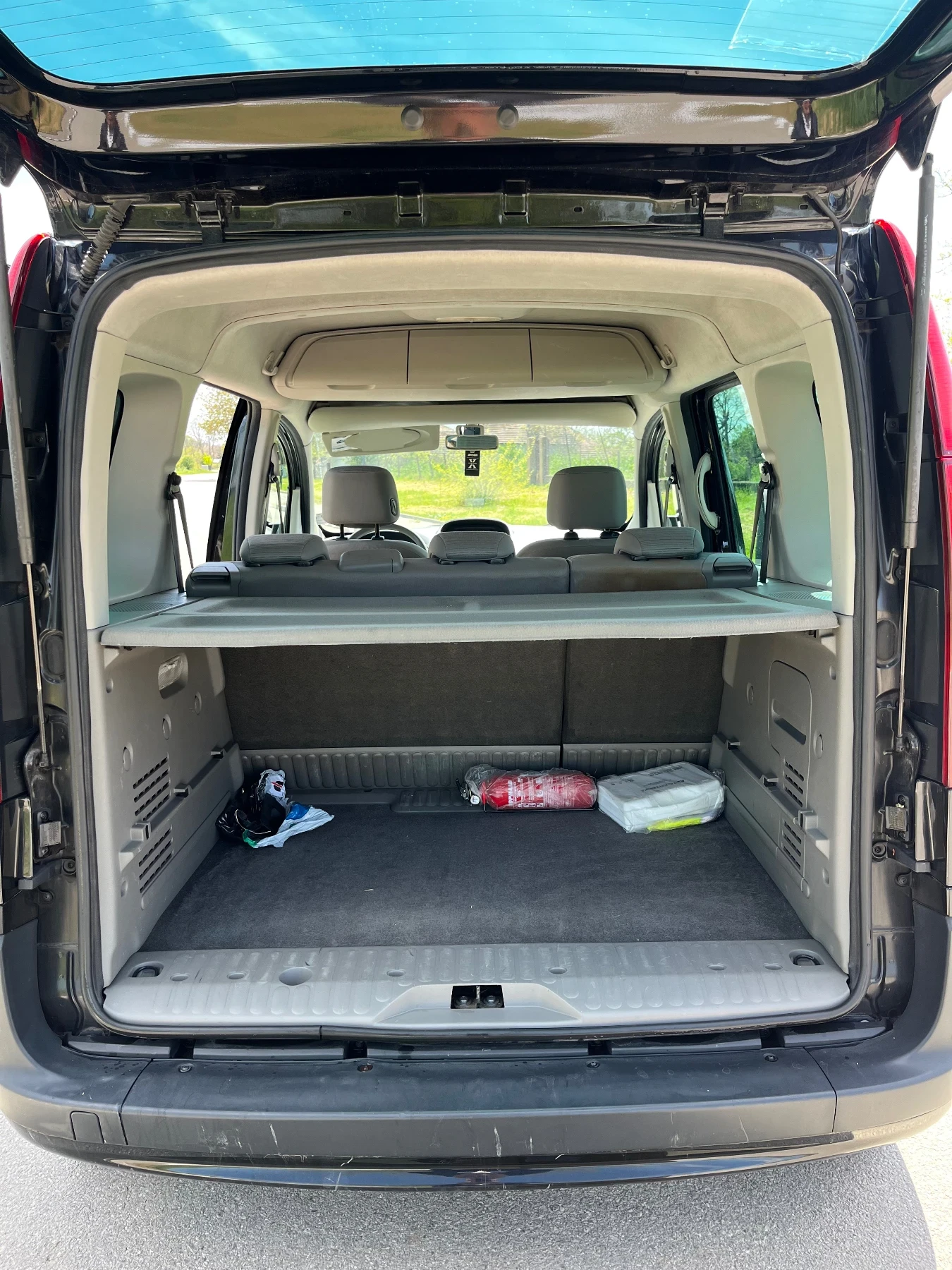 Renault Kangoo 1.5 DCI, снимка 11 - Автомобили и джипове - 54863901