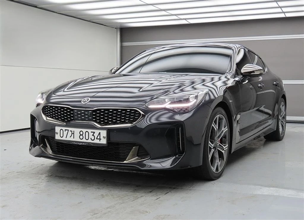 Kia Stinger GT 2WD Disi/Panorama/Line Assist/Обдухване/ HeadUp