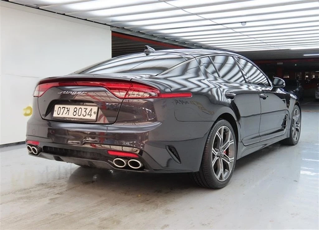 Kia Stinger GT 2WD Disi/Panorama/Line Assist/Обдухване/ HeadUp, снимка 4 - Автомобили и джипове - 55315000