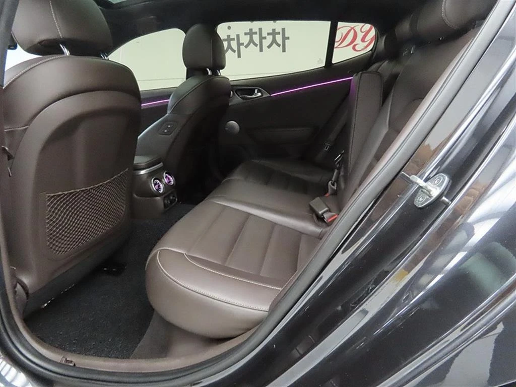 Kia Stinger GT 2WD Disi/Panorama/Line Assist/Обдухване/ HeadUp, снимка 6 - Автомобили и джипове - 55315000