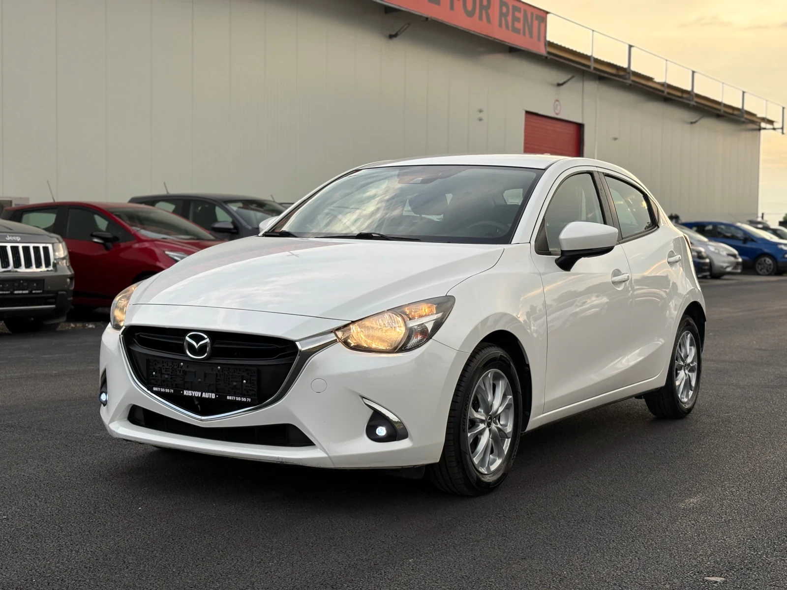 Mazda 2 1.5D 105кс Navi EURO6C, снимка 2 - Автомобили и джипове - 55317581