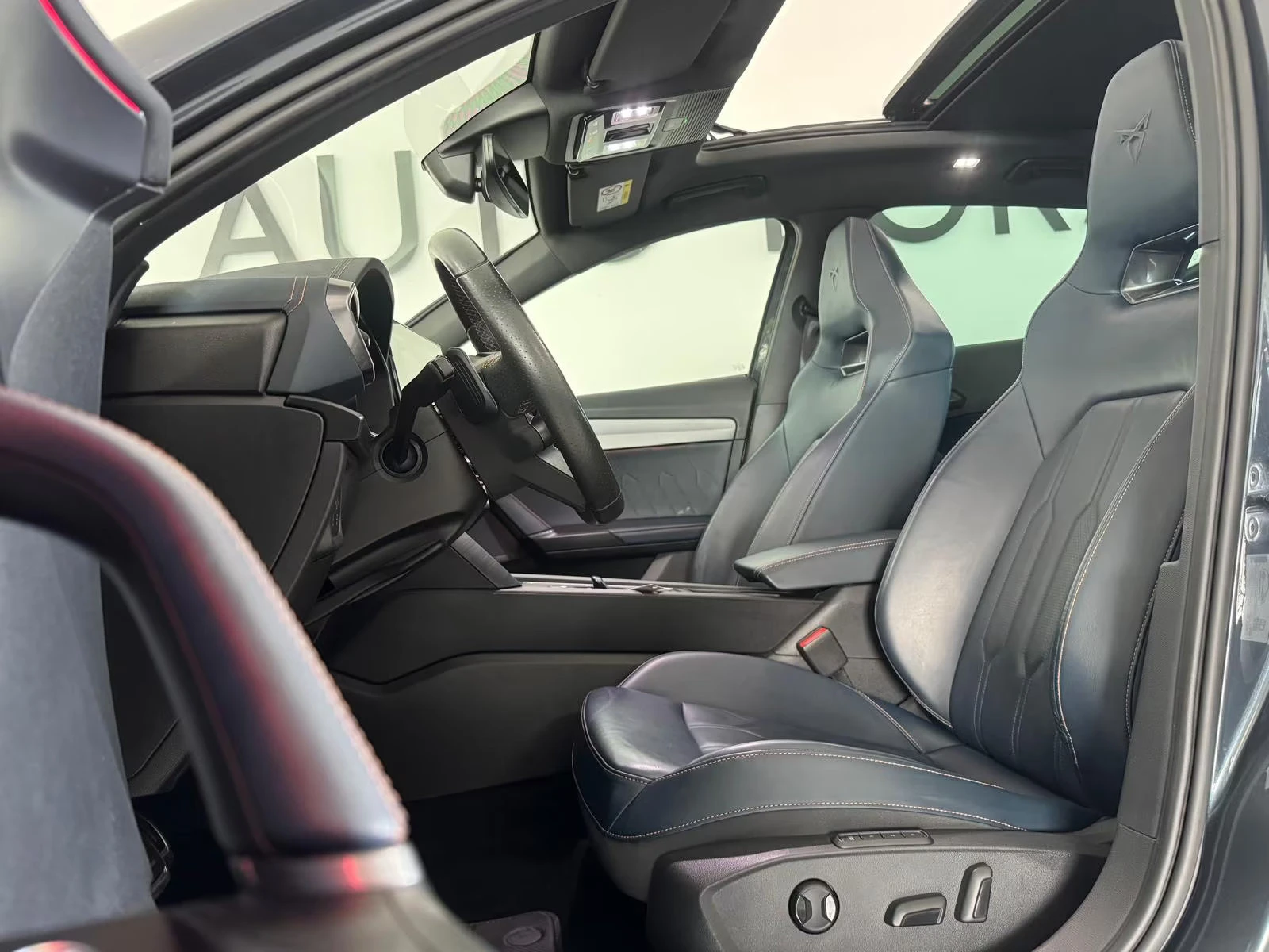 Cupra Formentor VZ/PHEV/1.4/245HP/360/PANO/DSG/CARPLAY/KLESS/660z, снимка 8 - Автомобили и джипове - 55448704