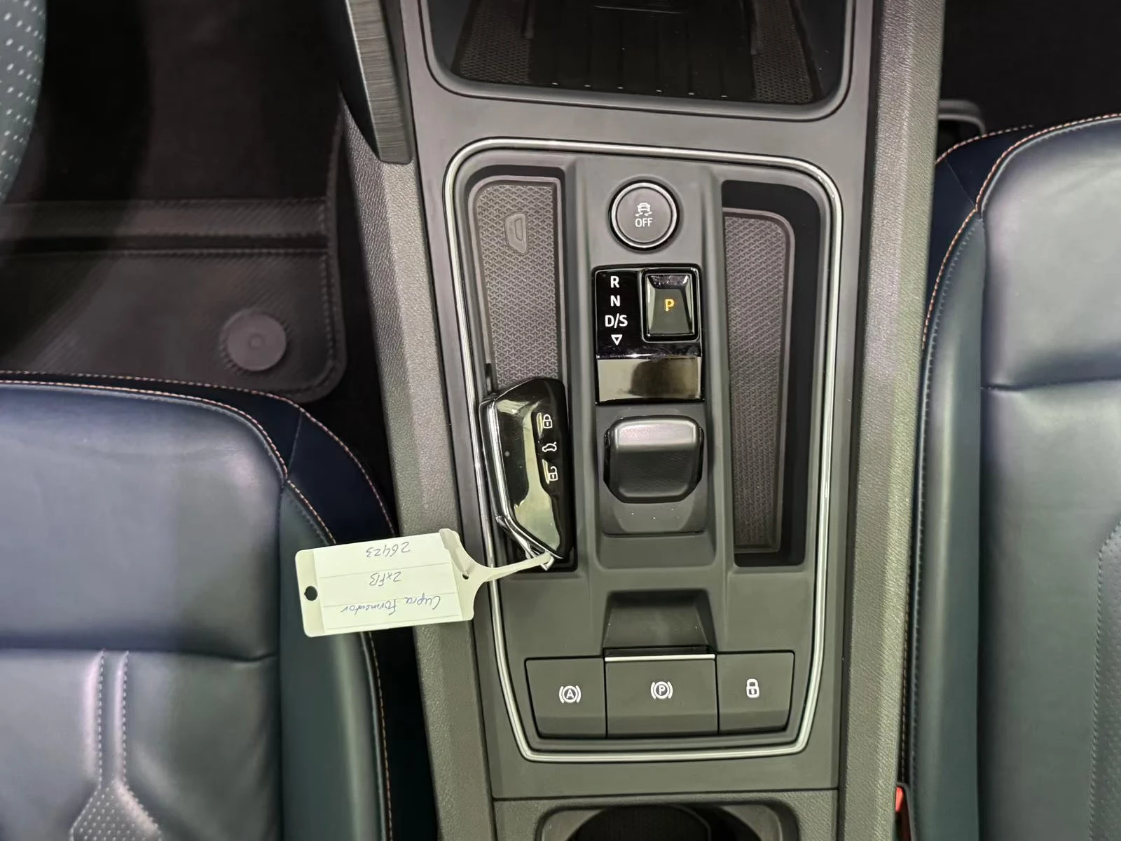 Cupra Formentor VZ/PHEV/1.4/245HP/360/PANO/DSG/CARPLAY/KLESS/660z, снимка 12 - Автомобили и джипове - 55448704