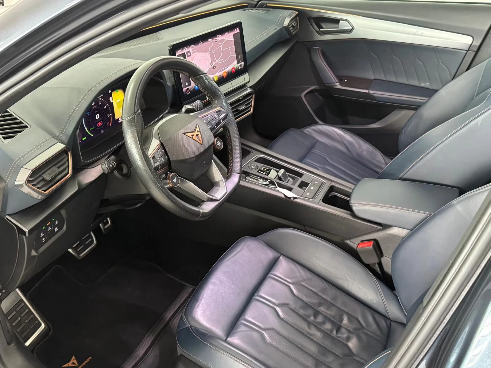 Cupra Formentor VZ/PHEV/1.4/245HP/360/PANO/DSG/CARPLAY/KLESS/660z, снимка 7 - Автомобили и джипове - 55448704