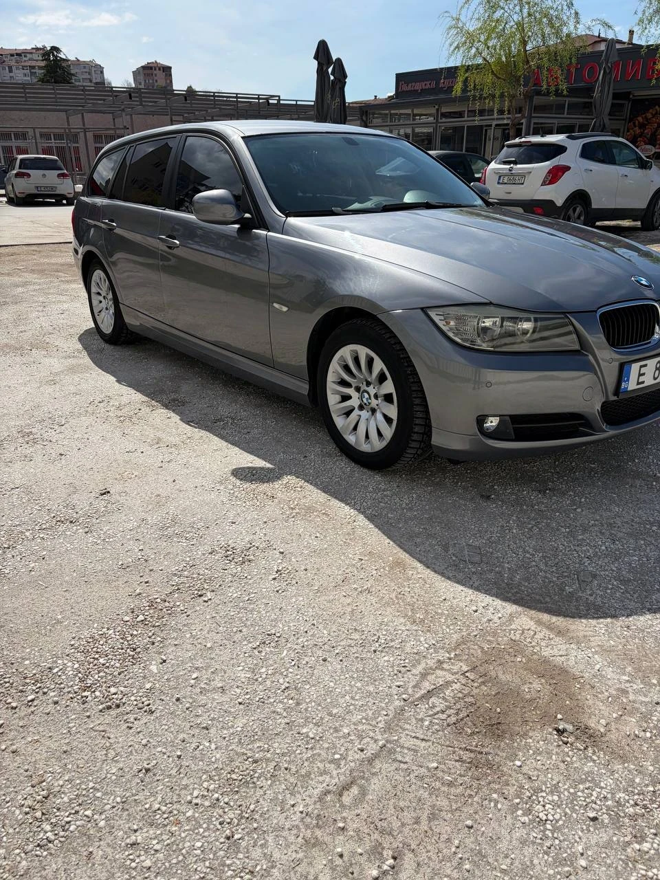BMW 320, снимка 4 - Автомобили и джипове - 55560056