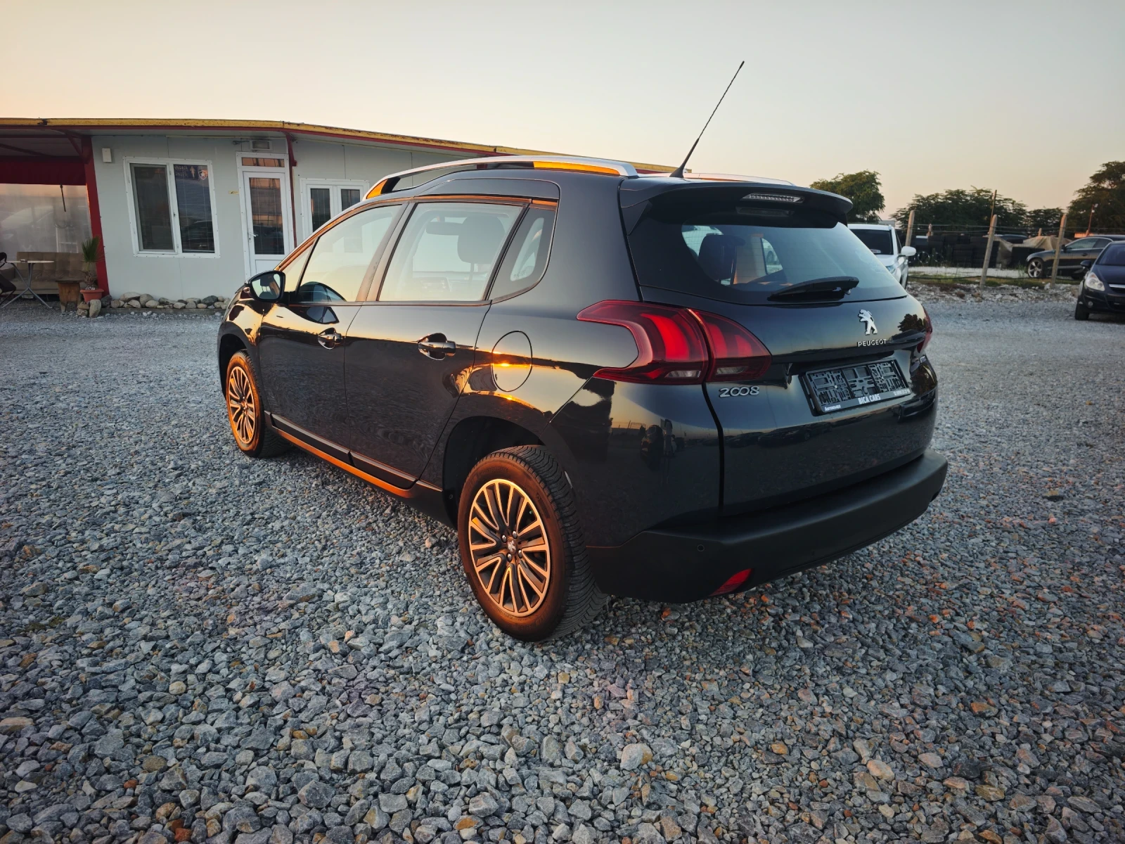 Peugeot 2008 1.2i , снимка 6 - Автомобили и джипове - 55743184