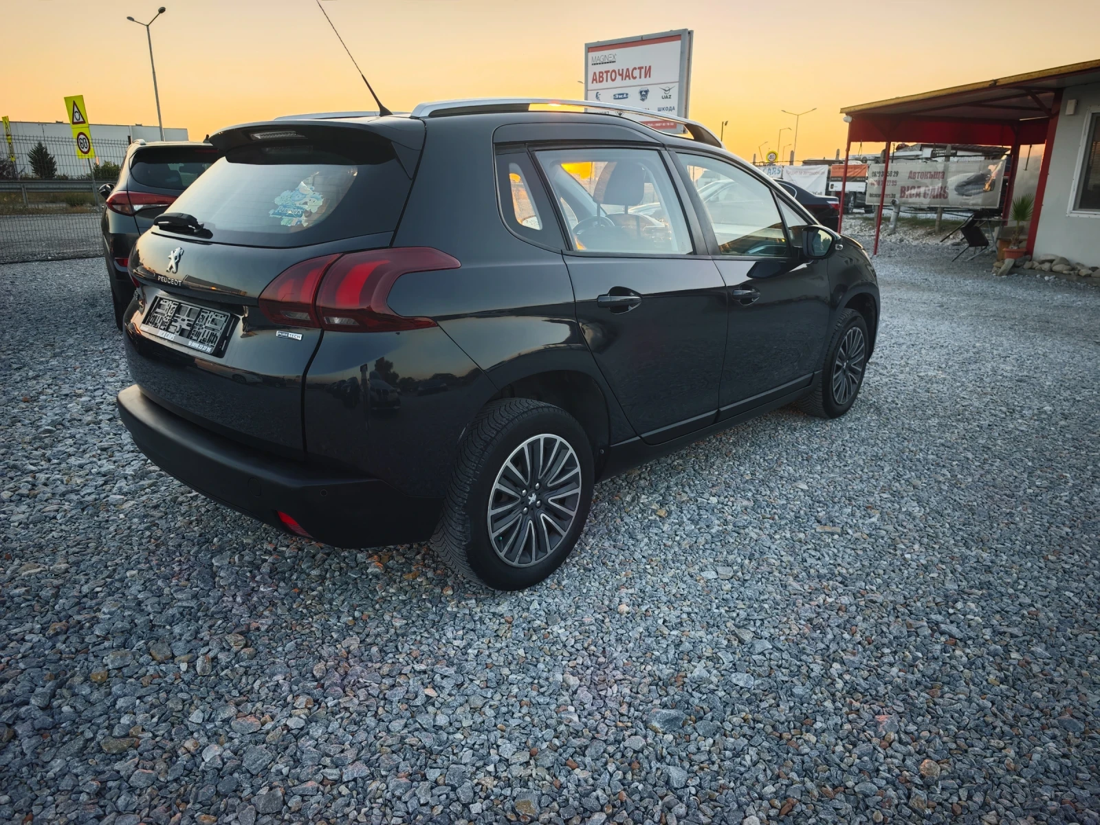 Peugeot 2008 1.2i , снимка 4 - Автомобили и джипове - 55743184