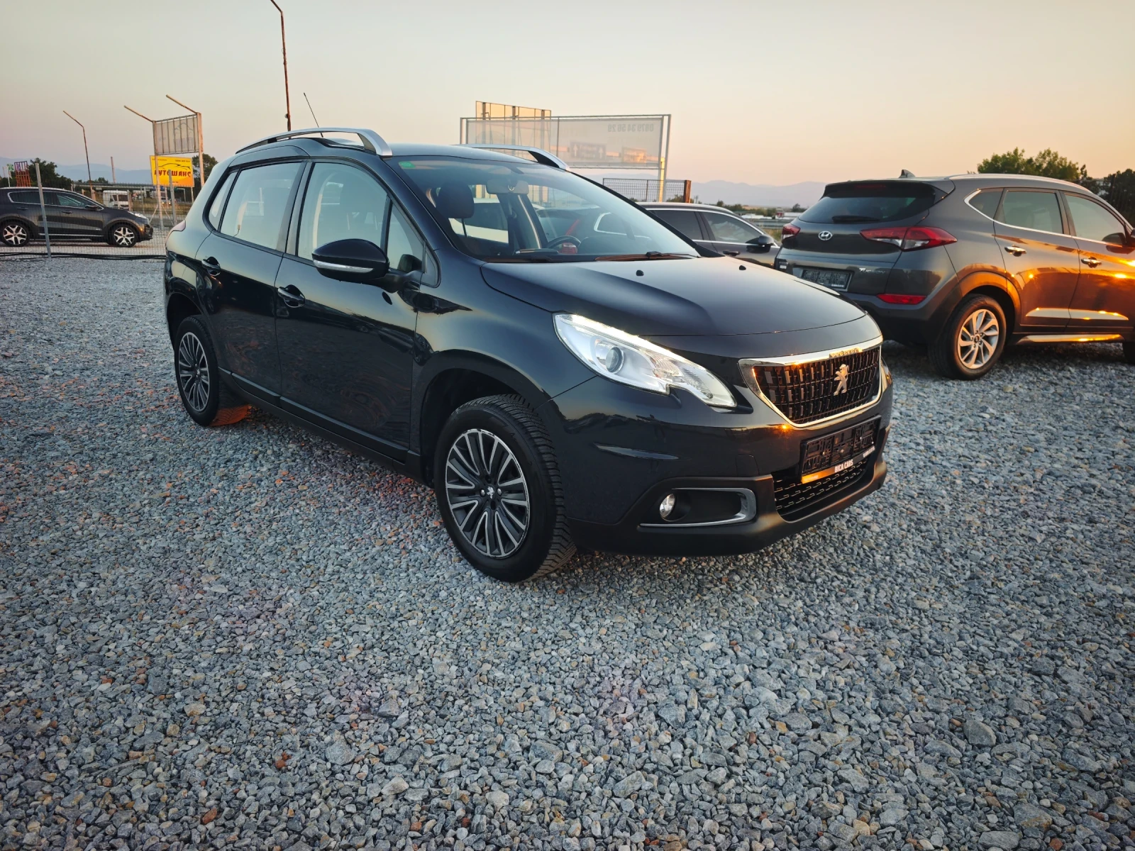 Peugeot 2008 1.2i , снимка 3 - Автомобили и джипове - 55743184