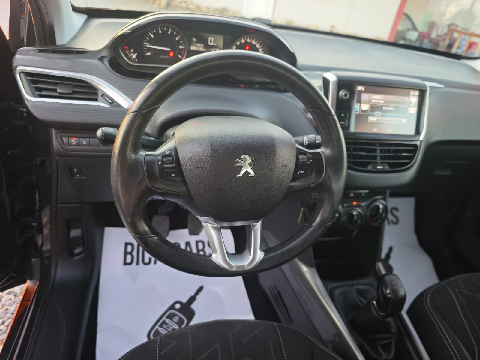 Peugeot 2008 1.2i , снимка 9 - Автомобили и джипове - 55743184