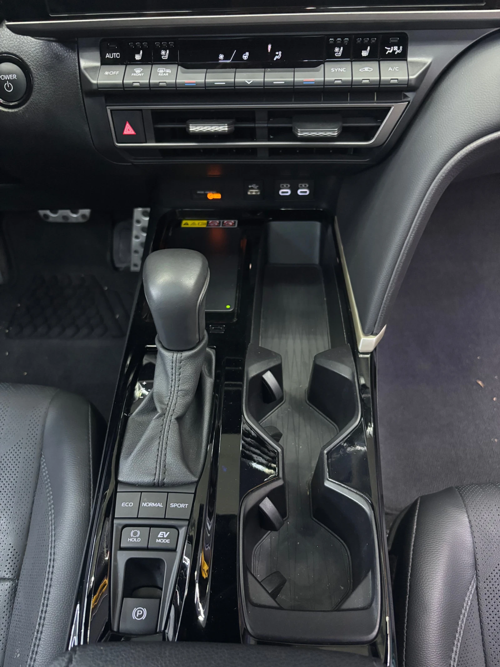 Toyota Camry XSE, снимка 17 - Автомобили и джипове - 55797434