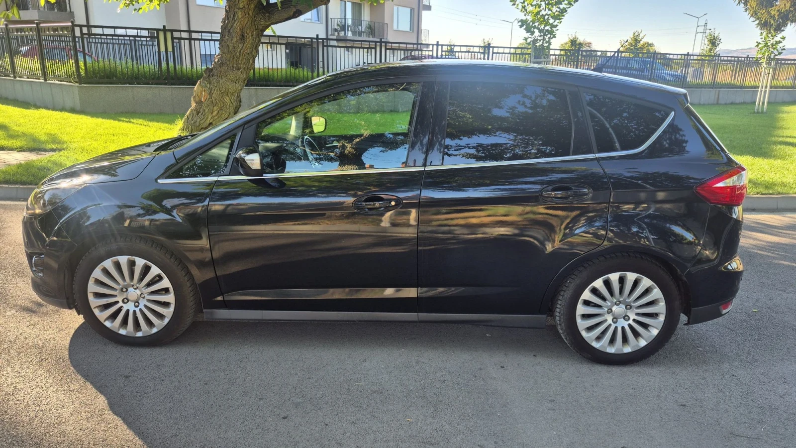 Ford C-max 2.0TDCI * 129 000 km * FULL * Автомат* РАЗПРОДАЖБА, снимка 2 - Автомобили и джипове - 55964320