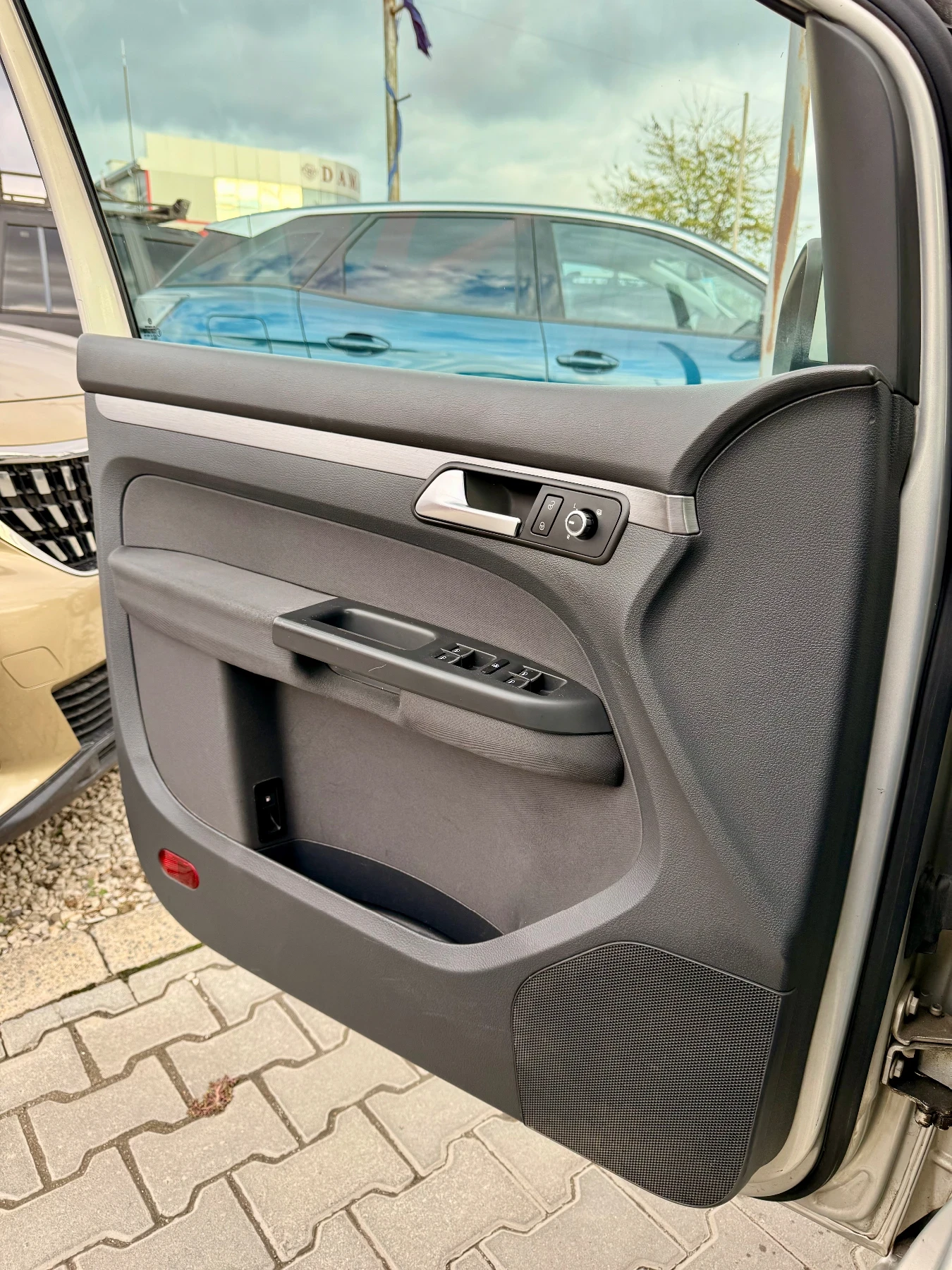 VW Touran 7�����* ���* ������* ������* 2 �����*  | Mobile.bg � ����������� 16