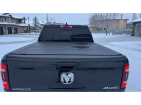 Dodge RAM 1500 * Laramie 4x4 Crew Cab 5'7" Box DIESEL * C - 32050 € / 62684.35 лв. - 21910439 7